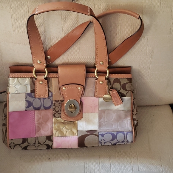 Handbag. - Picture 2 of 3